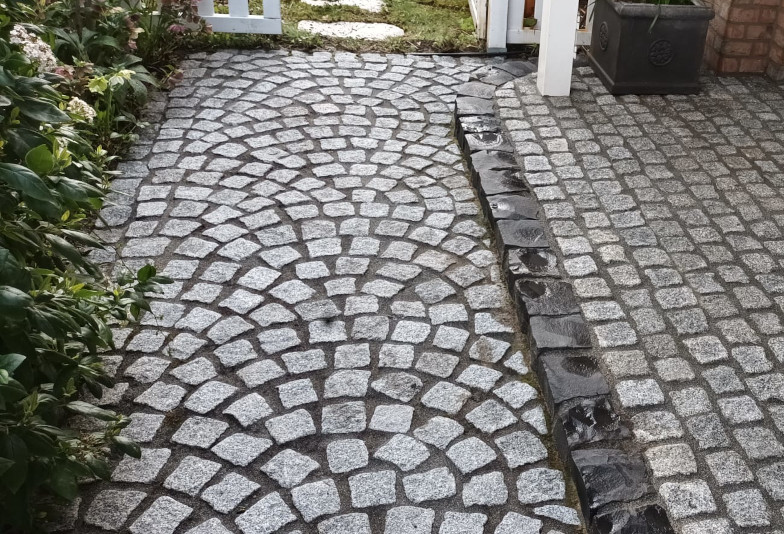 Natursteinpflaster nach der Reinigung